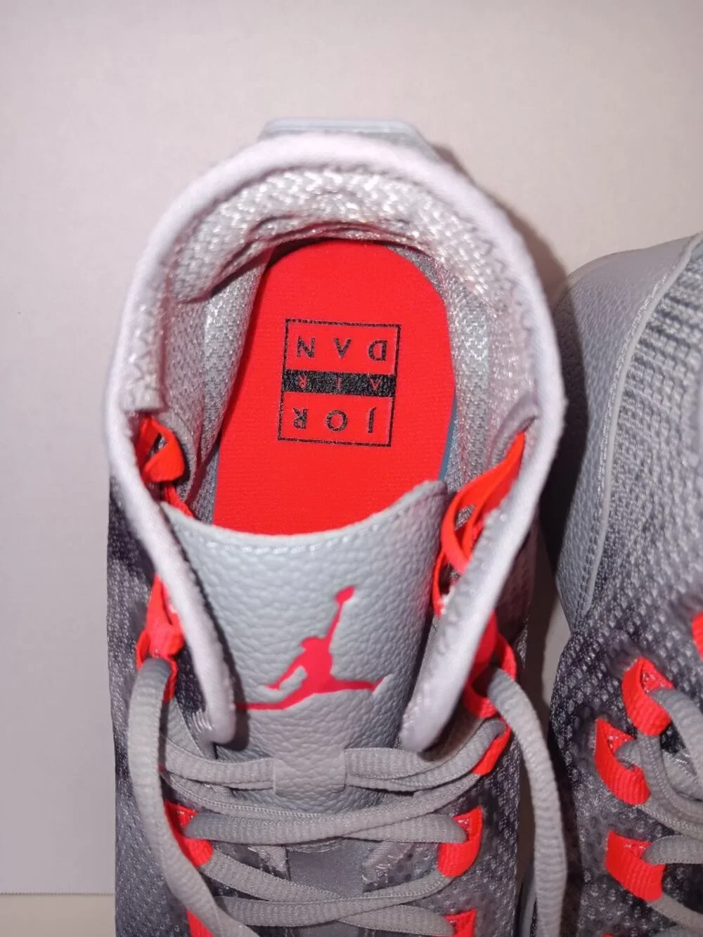 Jordan Reveal Premium Wolf Grey Infrared 23 Black 834229-015 Men's Size 11.5